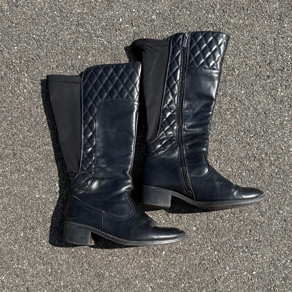 Wide Calf Heeled Boots** Bundle 5+ items and name your offer!!! 💖💞